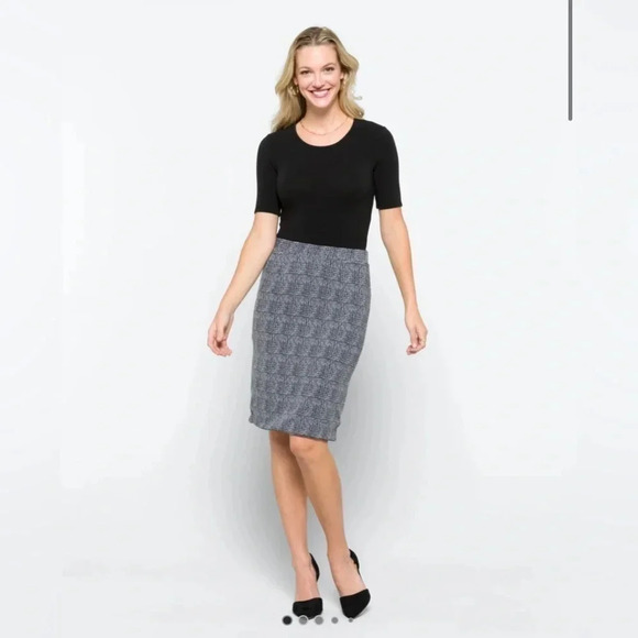 41 Hawthorn Kora Knit navy Jacquard Pencil Skirt size medium - Picture 1 of 7